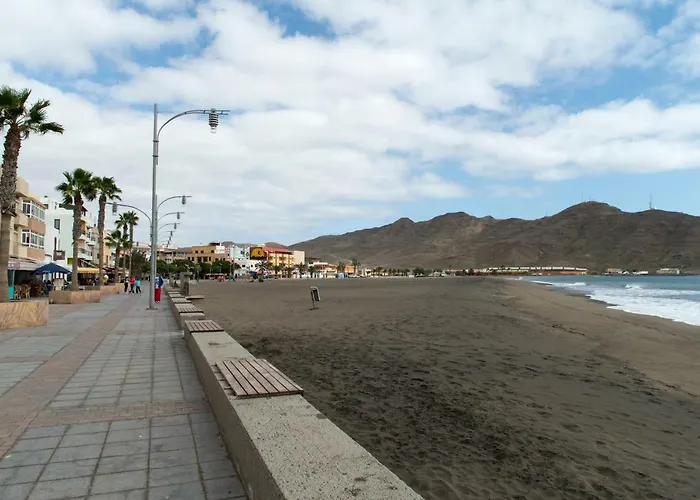 Junto La Playa